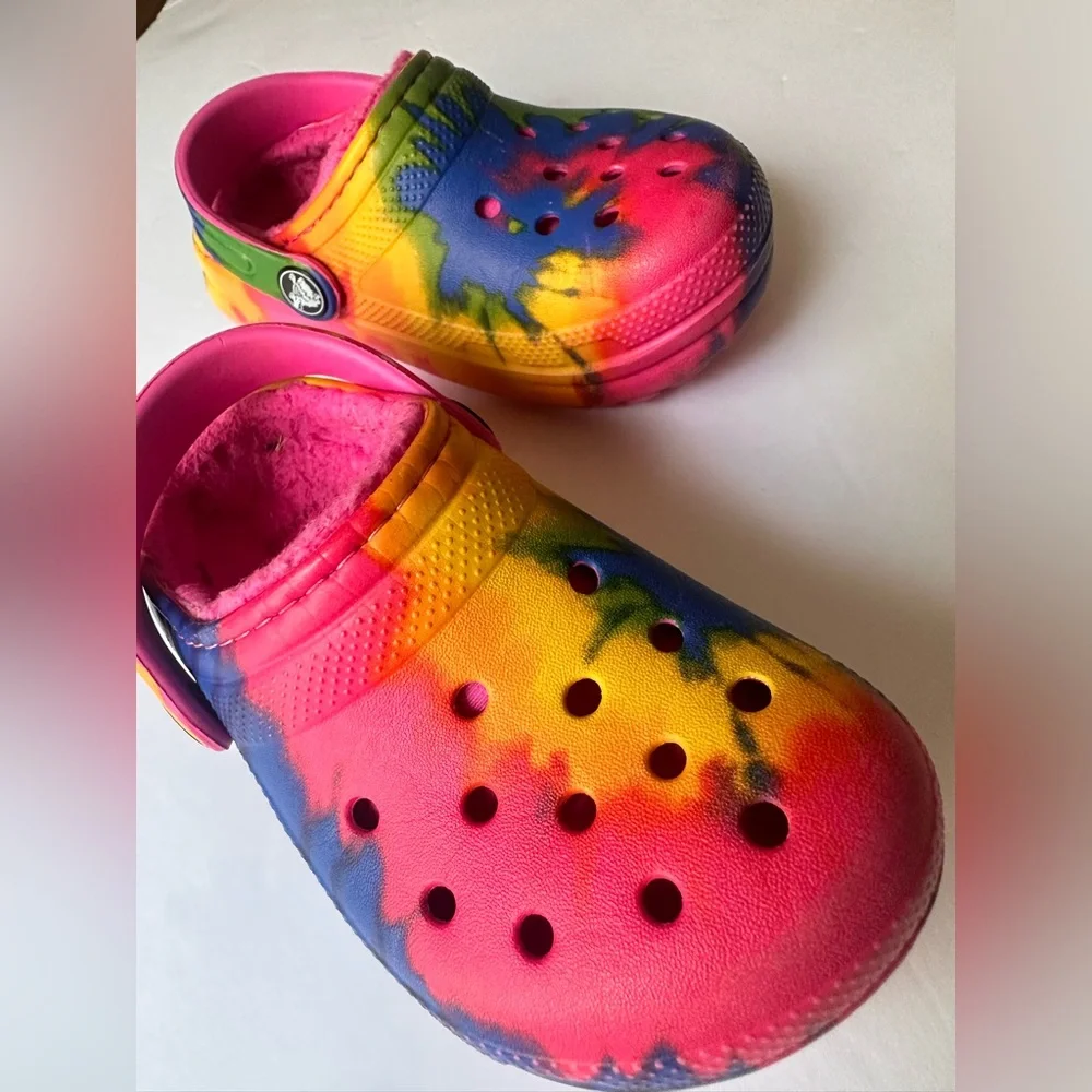 CROCS Kids Tie-Dye Multi-Color Fuzzy Lined Clogs - Pink, Blue, Yellow, Green